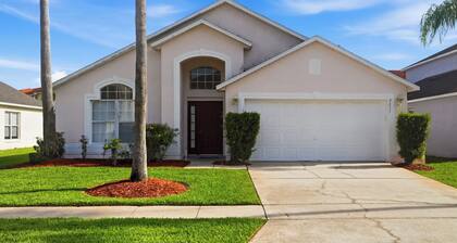 Single Storey 5 Bed 3 Bath Villa with Pool, HD-TV , private beach + WiFi