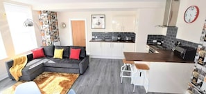 Apartment, 1 Bedroom | Private kitchen