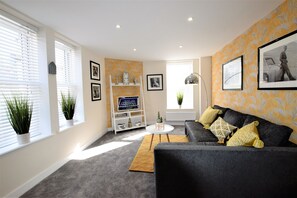 Apartment, 1 Bedroom | Living room | Smart TV, Netflix - The Old Bank - yourapartment (Bristol)