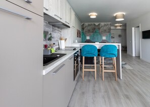 City Apartment | In-room dining