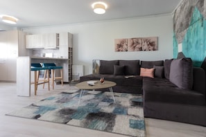 City Apartment | Living room