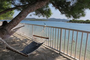 Property grounds - Room with a private bathroom R.7. (Jezera)