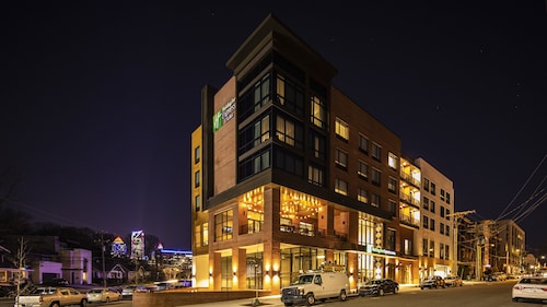 Holiday Inn Express & Suites Charlotte - South End by IHG