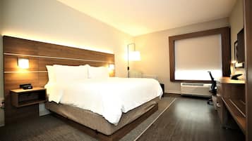 Premium bedding, in-room safe, desk, laptop workspace