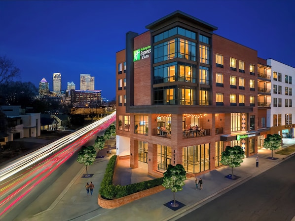 Exterior - Holiday Inn Express & Suites Charlotte - South End by IHG (Charlotte)