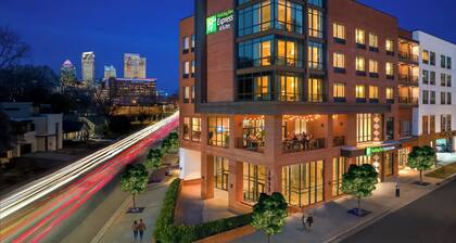 Holiday Inn Express & Suites Charlotte - South End by IHG