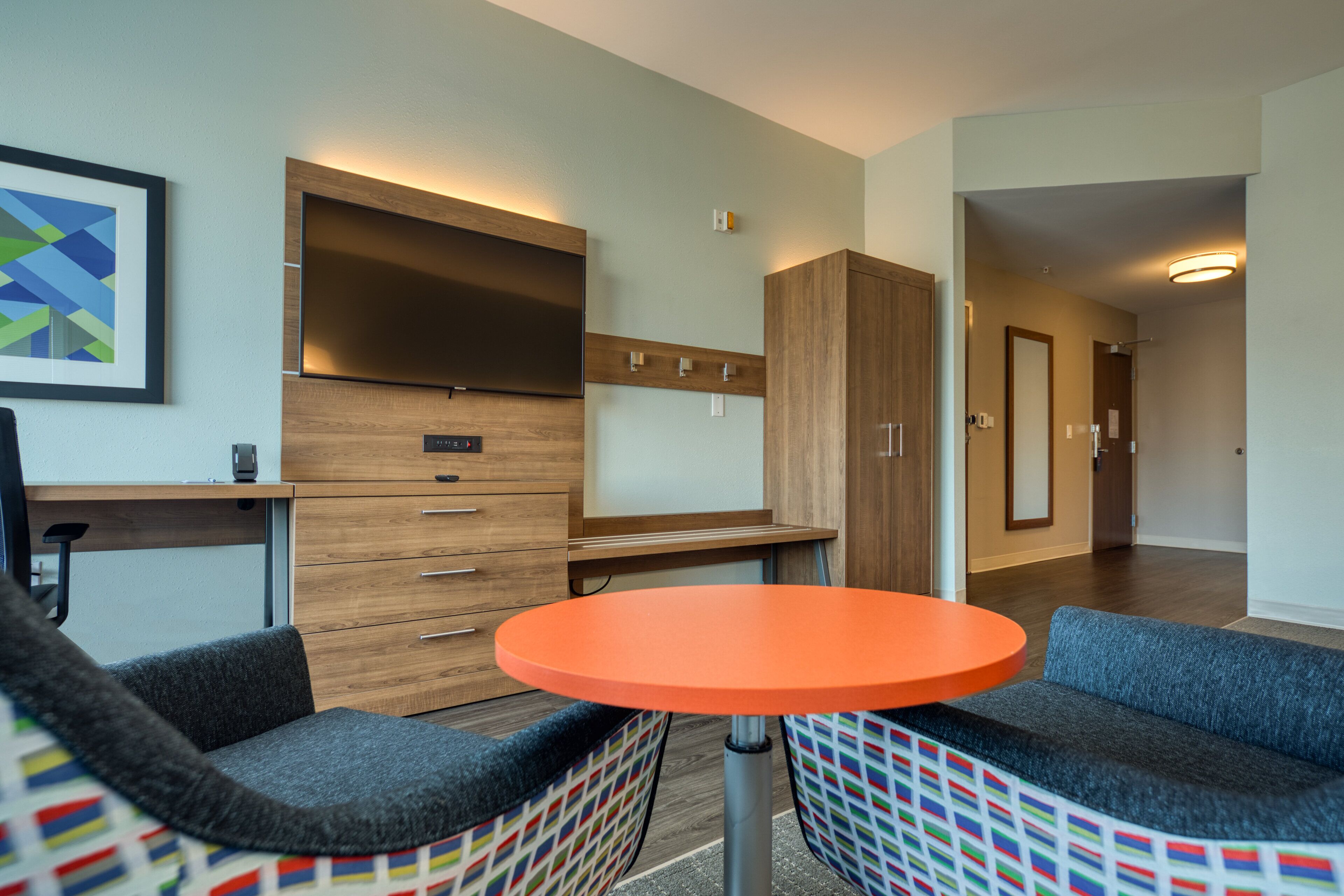 Photo - Holiday Inn Express & Suites - Charlotte - South End by IHG