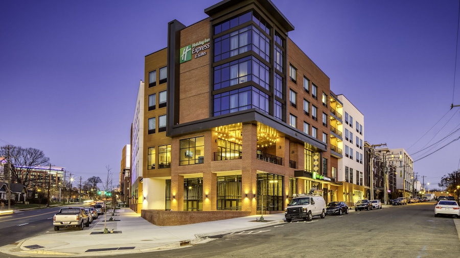 Holiday Inn Express & Suites Charlotte - South End by IHG