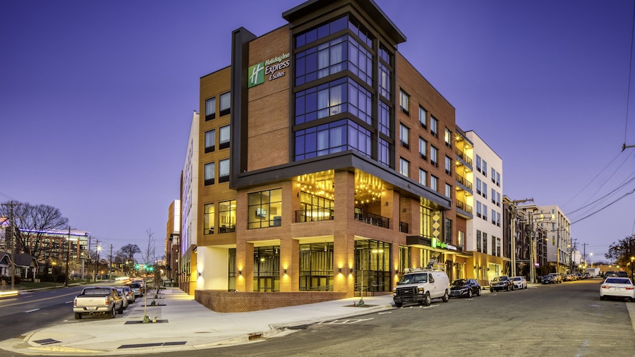 Holiday Inn Express & Suites Charlotte - South End, an IHG Hotel