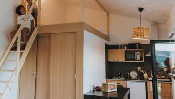 Fridge, microwave, stovetop, coffee/tea maker