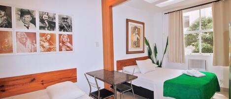 Iron/ironing board, internet, bed sheets