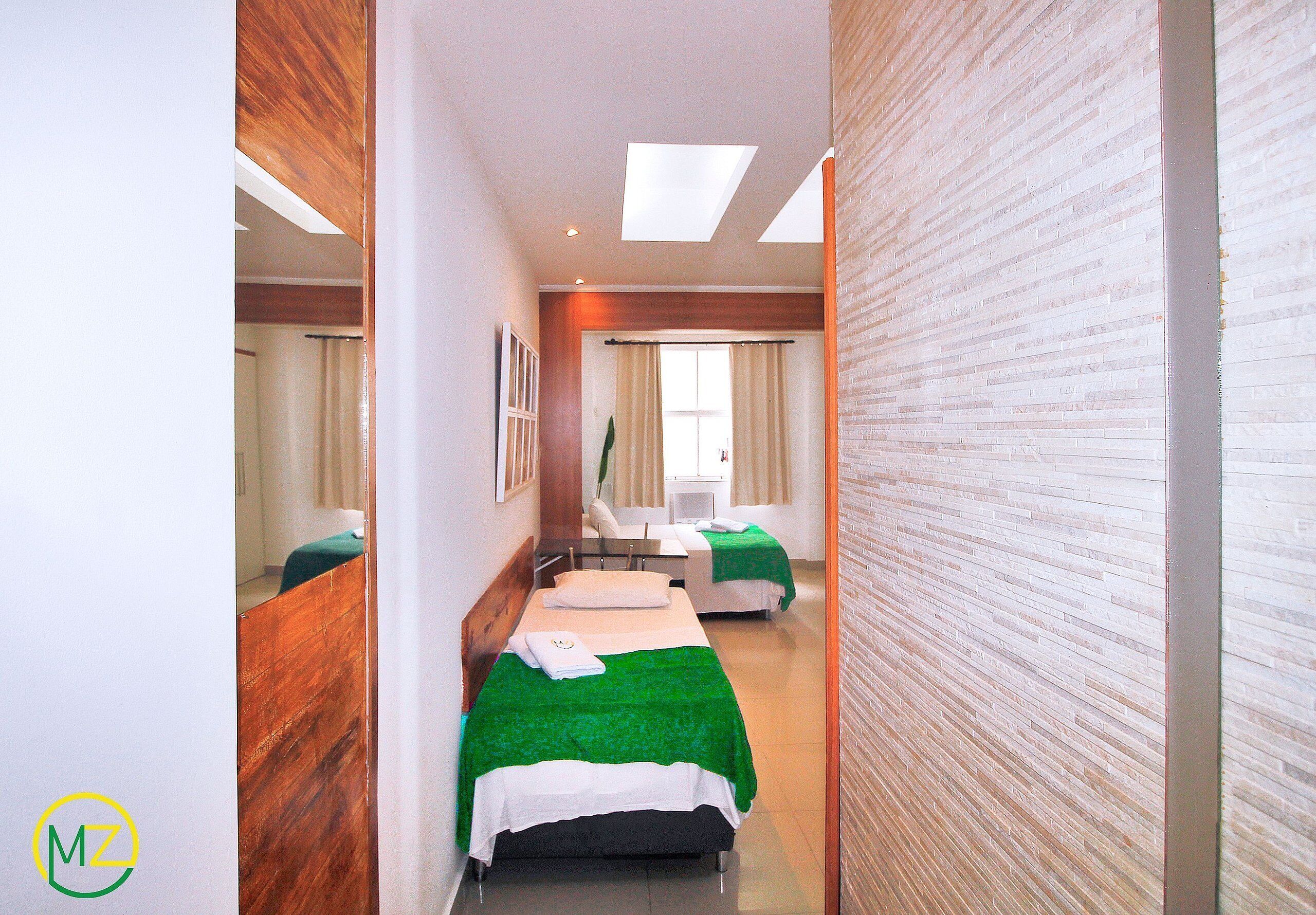 Iron/ironing board, internet, bed sheets