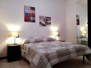 Cortinas blackout, quartos à prova de som, ferros/tábuas de passar roupa