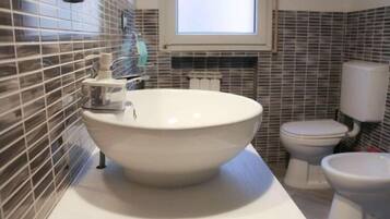 Doccia, soffione a pioggia, set di cortesia gratuito, asciugacapelli