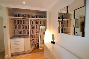 3 habitaciones, decoración personalizada y muebles diferentes 