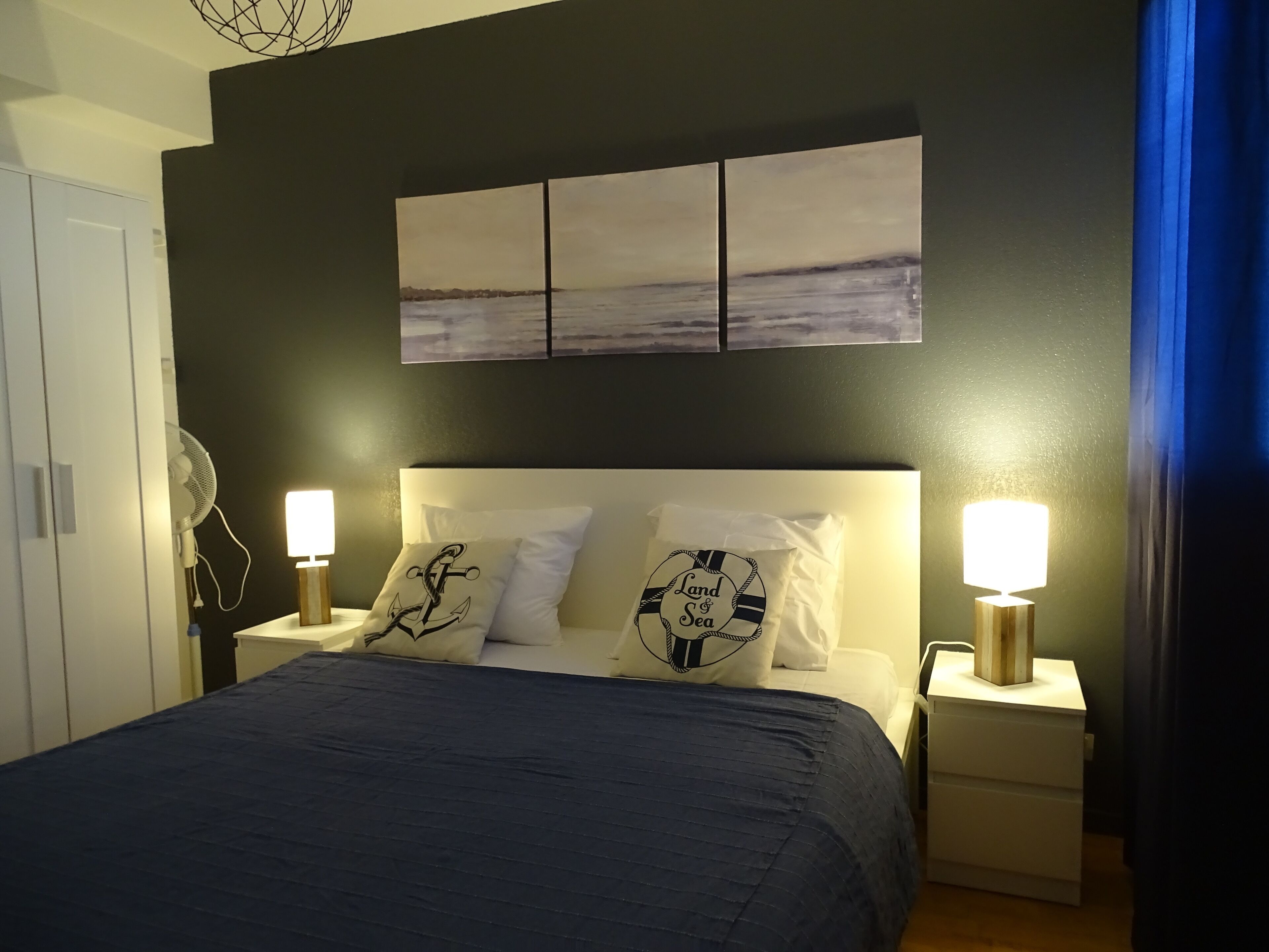 3 chambres, coffres-forts dans les chambres, bureau