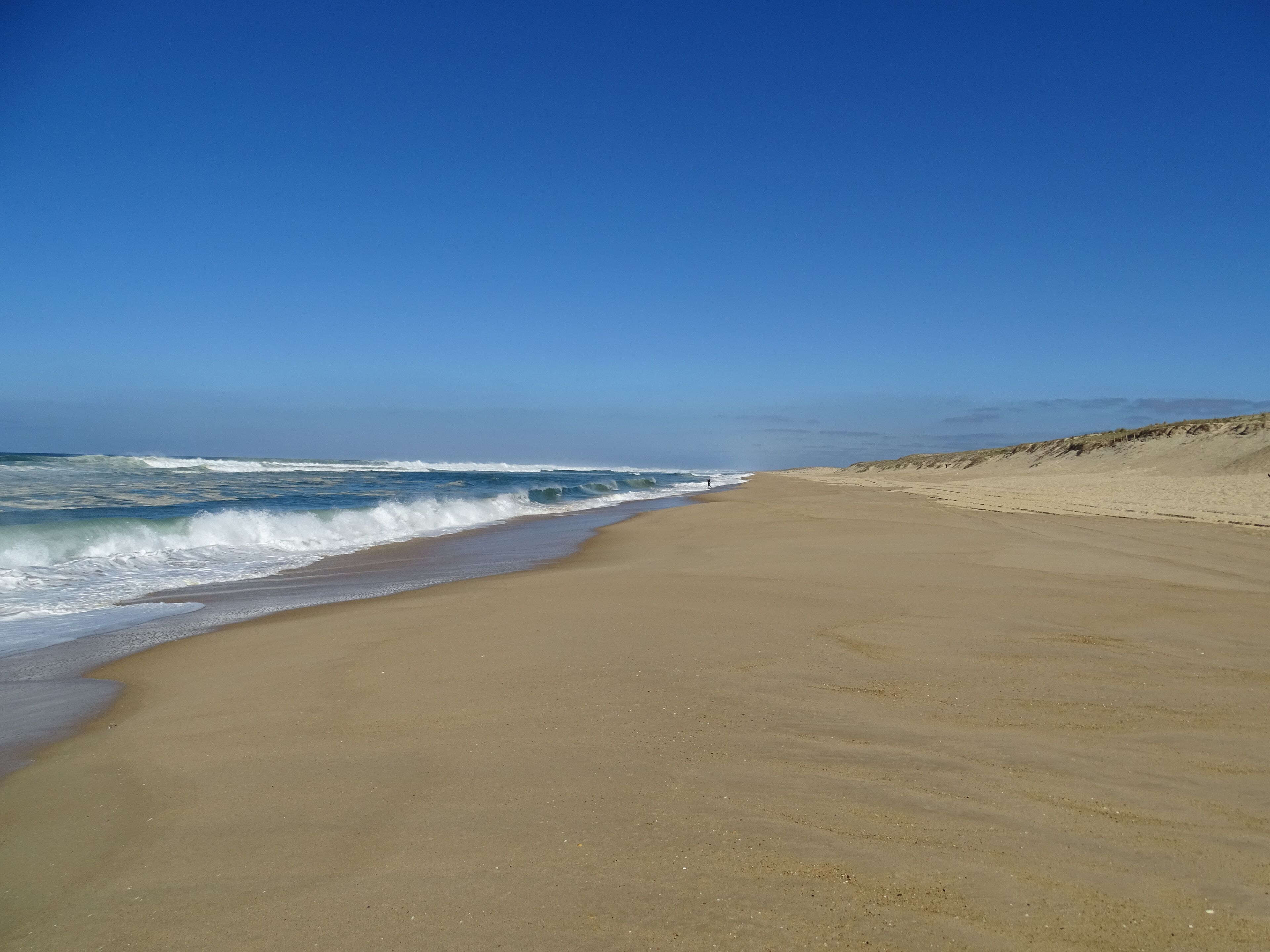 På stranden og solsenger
