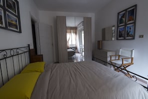 Double Room, Private Bathroom | Down comforters, iron/ironing board, free WiFi, bed sheets - BeHa (Cagliari)