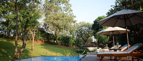 Outdoor pool, pool loungers