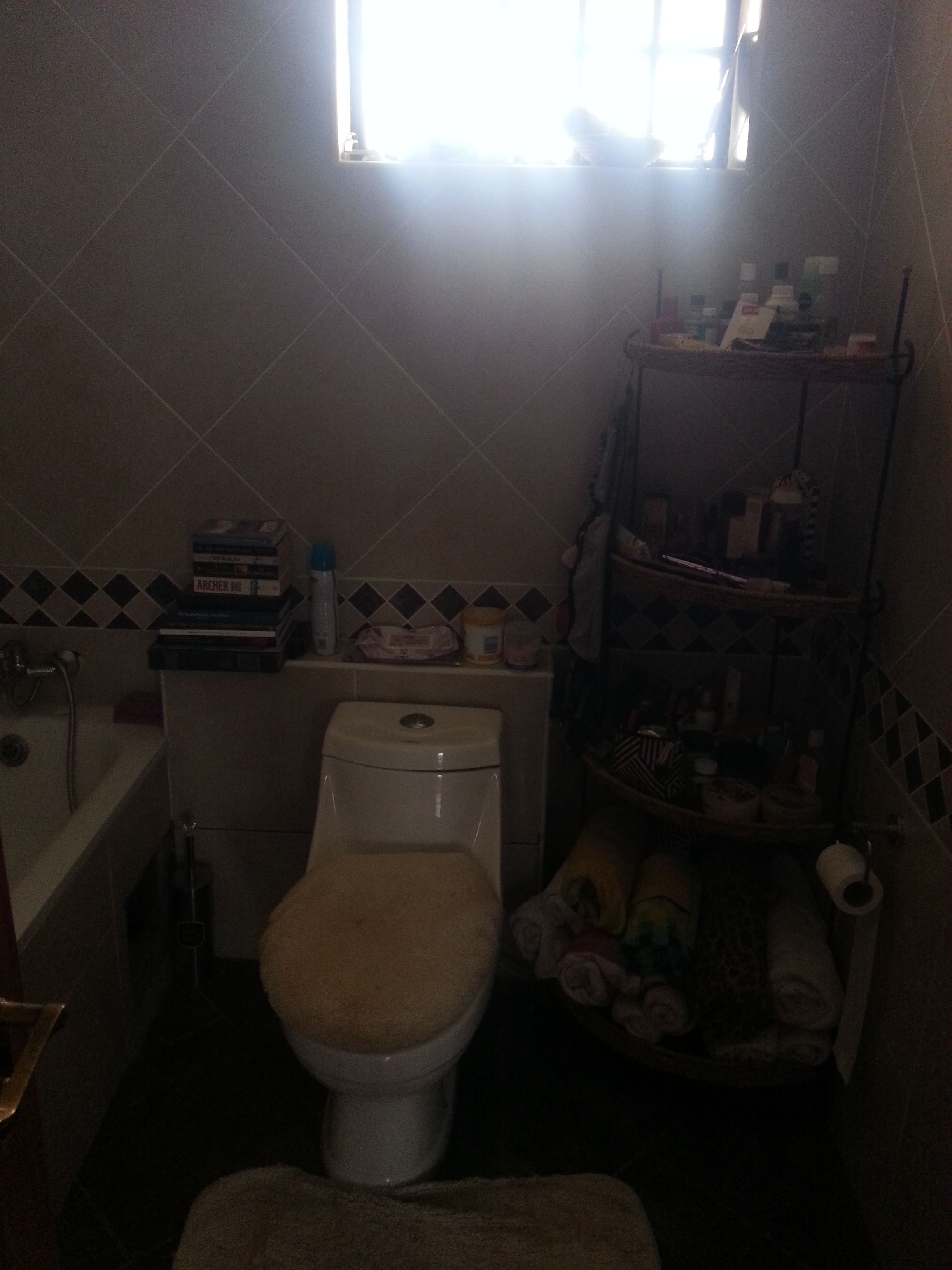 Family House, 3 Bedrooms | Bathroom | Separate tub and shower, deep soaking tub, free toiletries