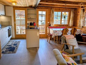 Interior - Outside : 3-storey chalet in the center of the old village, entrance on the 1st floor,for 5 persons, (St-Luc)