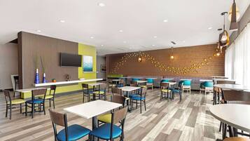 Tägliches inbegriffenes großes Frühstück