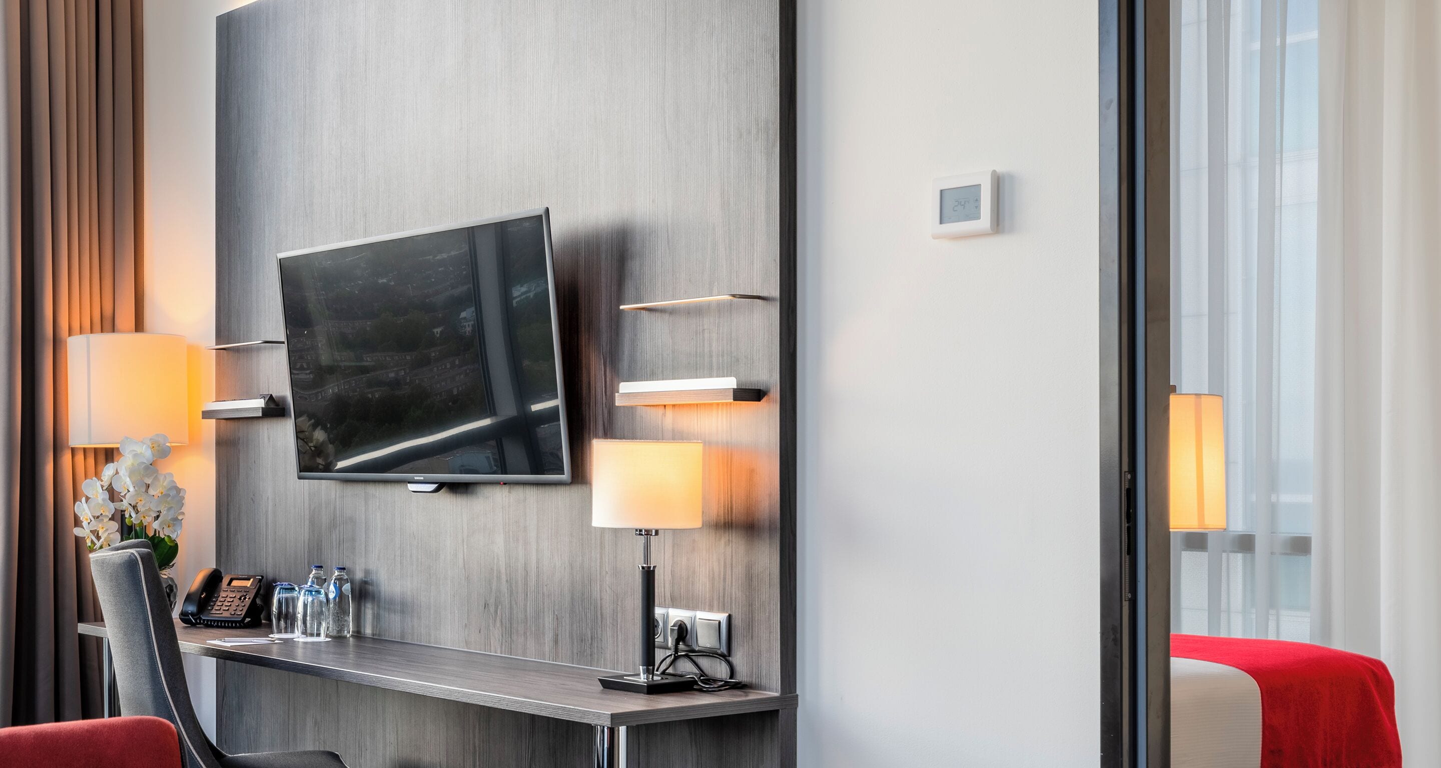 comfort apartment | living area | flat-screen tv