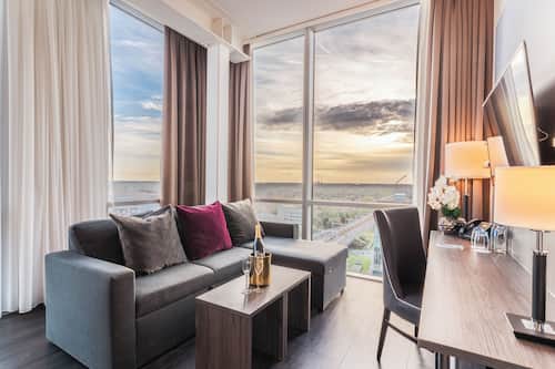 Comfort Apartment | Living area | Flat-screen TV