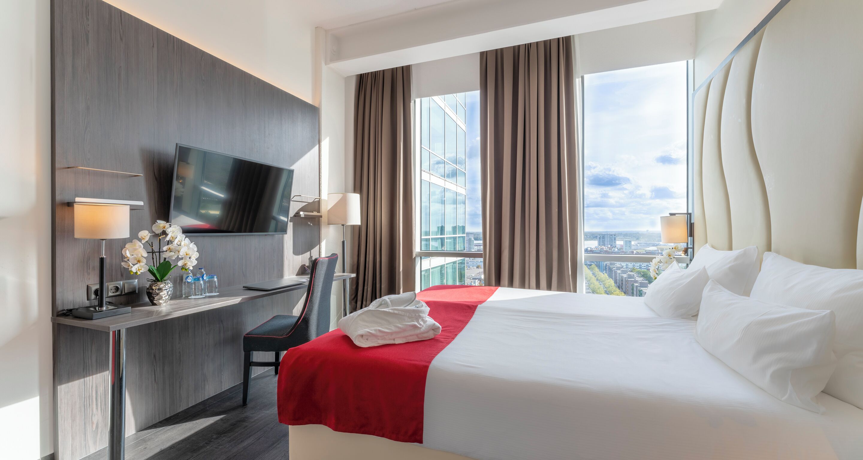 comfort studio | television