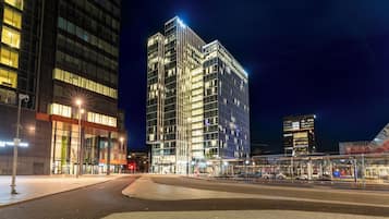 Fassade der Unterkunft – Abend/Nacht