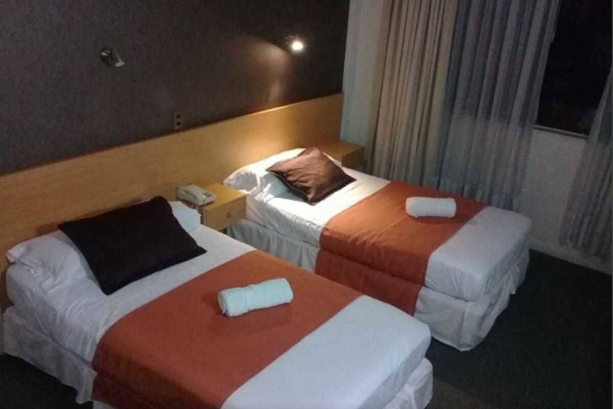 ห้องดับเบิลหรือทวิน, ปลอดบุหรี่ | มินิบาร์, ตู้นิรภัยในห้องพัก, เตารีด/โต๊ะรีดผ้า, Wi-Fi ฟรี