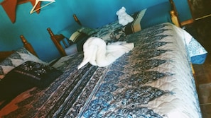 Desk, free WiFi, bed sheets