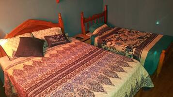 Quadruple Room, Multiple Beds, Non Smoking | Desk, free WiFi, bed sheets