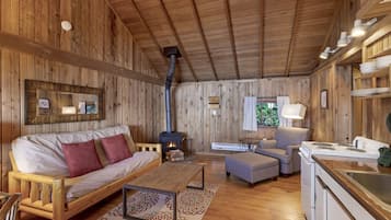 Traditional Cabin, 1 Bedroom, Non Smoking, Beach View (No Pets) | Living area | Table tennis