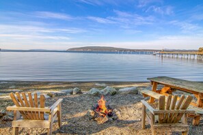 Baita familiare, 2 camere da letto, non fumatori, vista spiaggia | Spiaggia | Spiaggia privata, un bar sulla spiaggia, kayak, motonautica