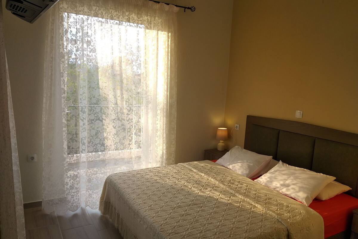 Double or Twin Room | Peti besi dalam bilik, seterika/papan seterika, Wi-fi percuma
