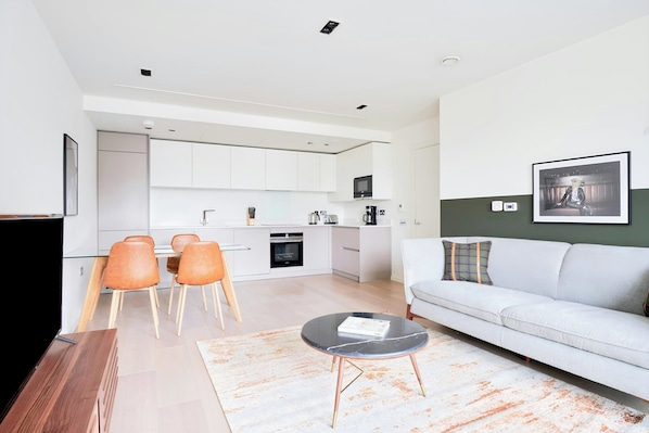 Apartment, 2 Bedrooms, Non Smoking, Balcony | Living room