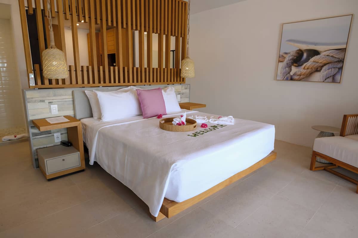 Deluxe-Zimmer, 1 King-Bett, eigener Pool | 1 Schlafzimmer, Zimmersafe, Verdunkelungsvorhänge, Bügeleisen/Bügelbrett