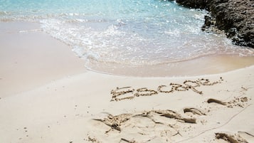 Vlak bij het strand, kajakken