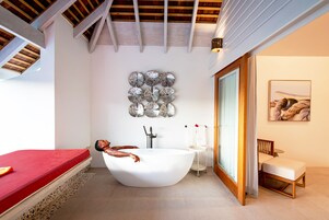 Premium Suite, 1 King Bed, Private Pool, Bay View | Terrace/patio