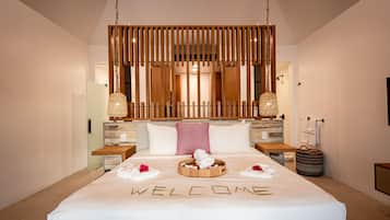Chambre Standard, 1 trÚs grand lit, piscine privée, vue jardin (Plunge Pool - Adults Only) | 1 chambre, coffres-forts dans les chambres, rideaux occultants