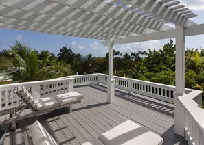 House, 5 Bedrooms | Balcony view