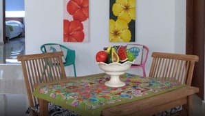 舒適單棟房屋, 4 間臥室, 無障礙, 花園景 | 房內用餐