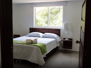 4 habitaciones, cortinas blackout y ropa de cama 