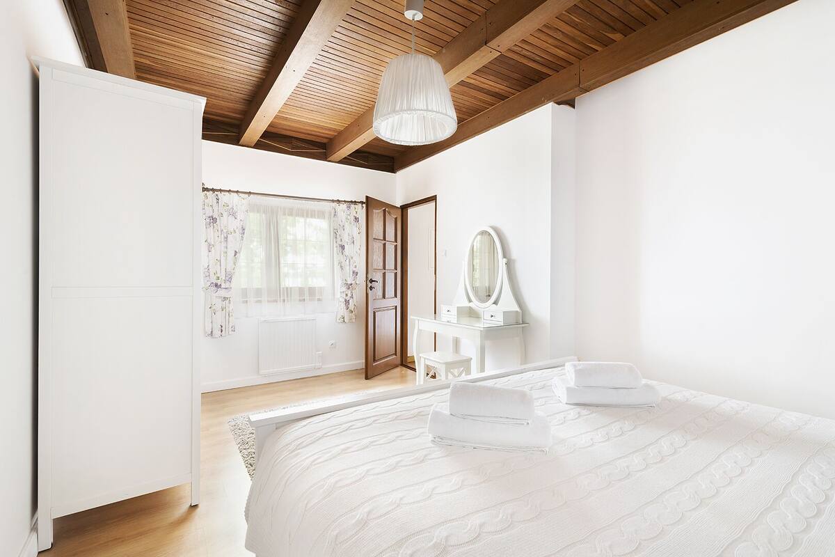 bungalow | 1 bedroom, blackout curtains, iron/ironing board, travel cot