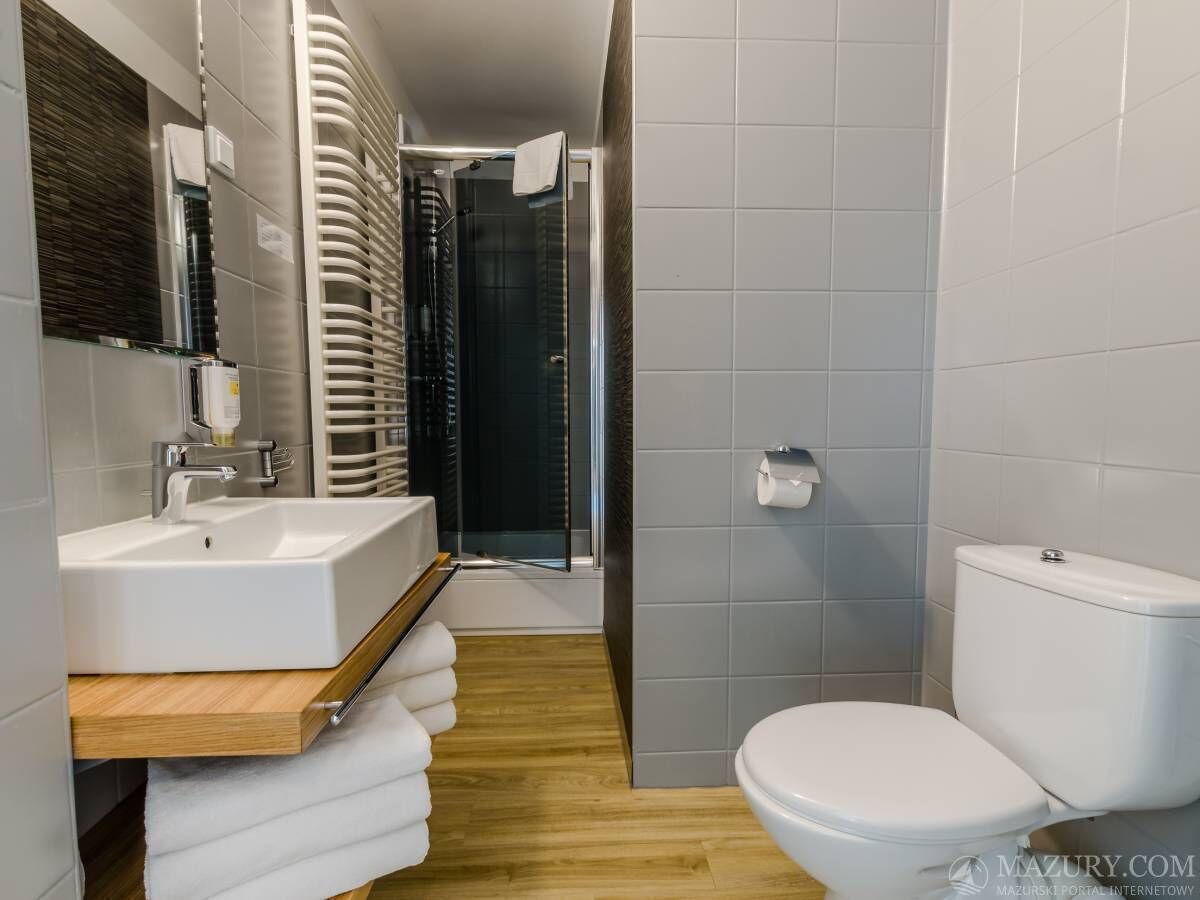 studio | bathroom | shower, free toiletries, towels, soap