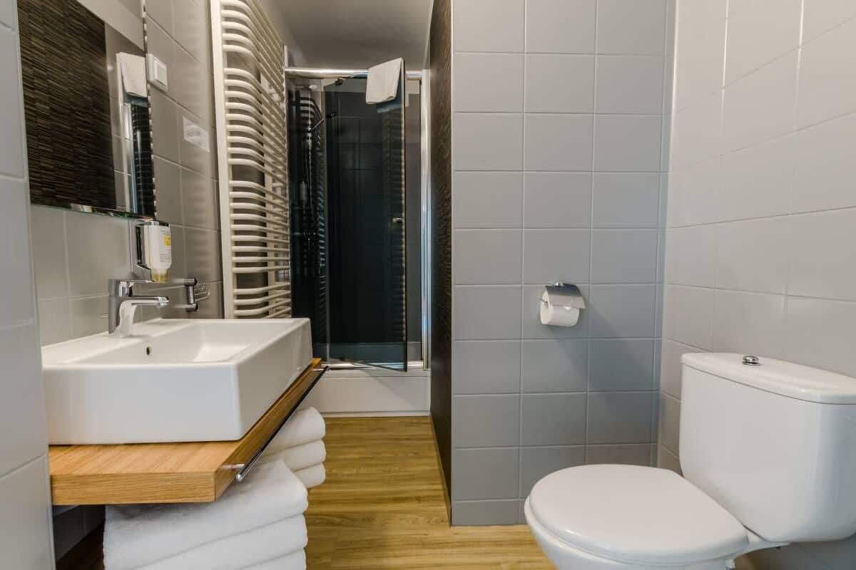 studio | bathroom | shower, free toiletries, towels, soap