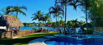 Fun Family Lake House: Fish, Swim, Golf, Kayak, Near W Palm Bch • Sleeps 14