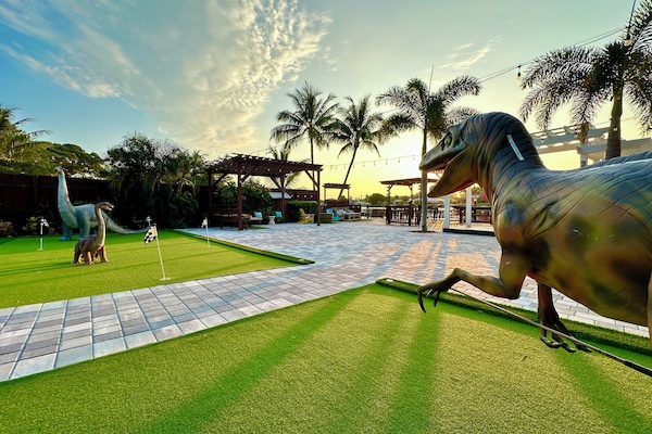 Dinosaurs and mini-golf at the lakefront