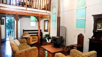 TV, fireplace, DVD player, video library